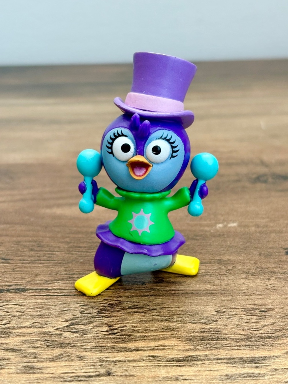 Disney Junior Muppet Babies Summer Penguin Rocksplosion Maracas Toy Figure